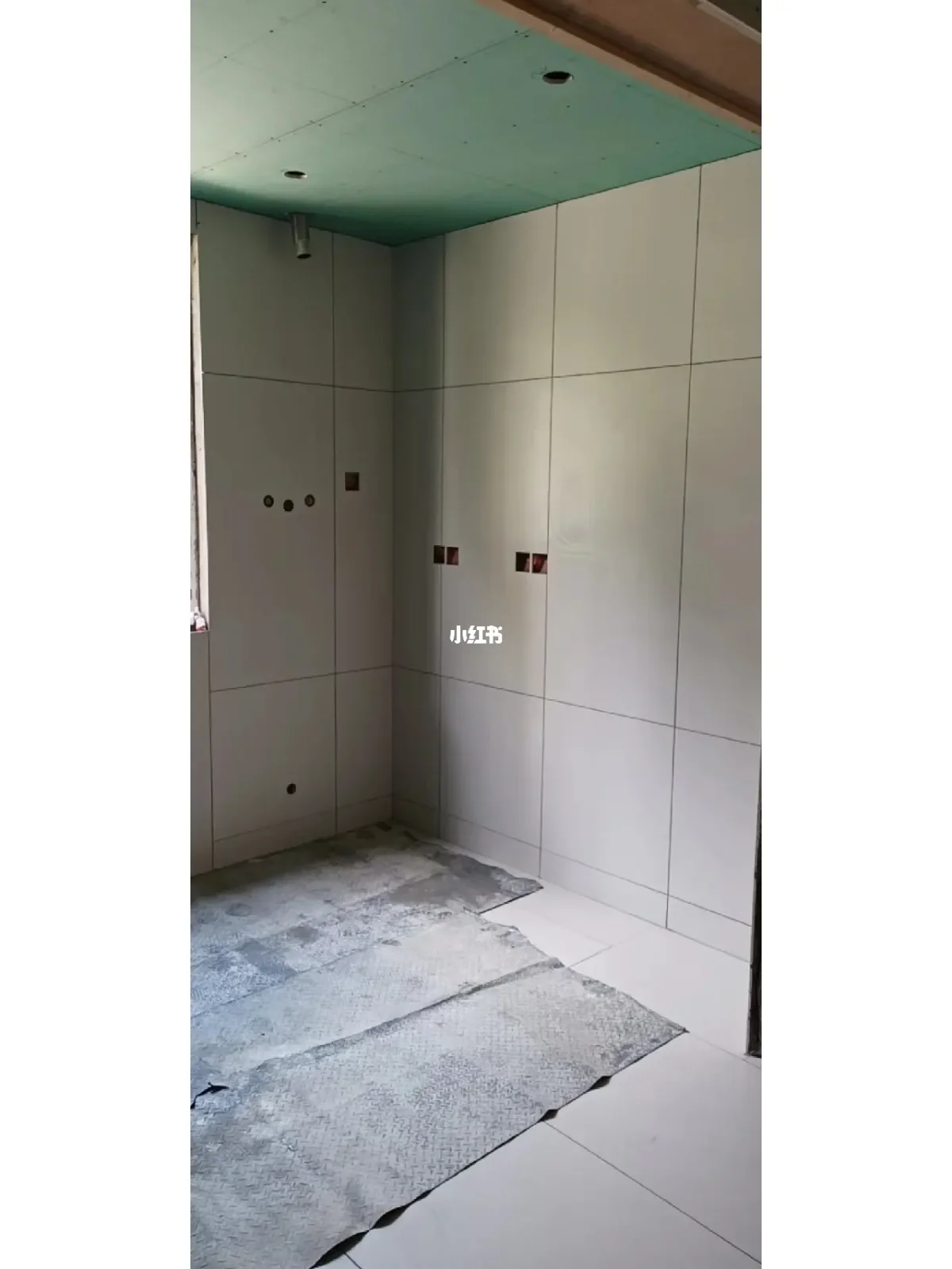 装修厨房墙瓷砖空鼓什么原因导致的