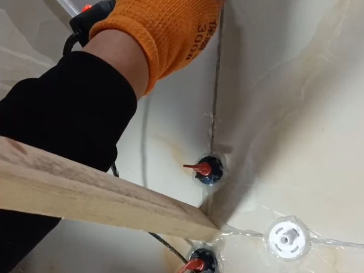 瓷砖地面空鼓怎么处理方法视频教程大全(瓷砖地面空鼓怎么处理方法视频教程大全图片)